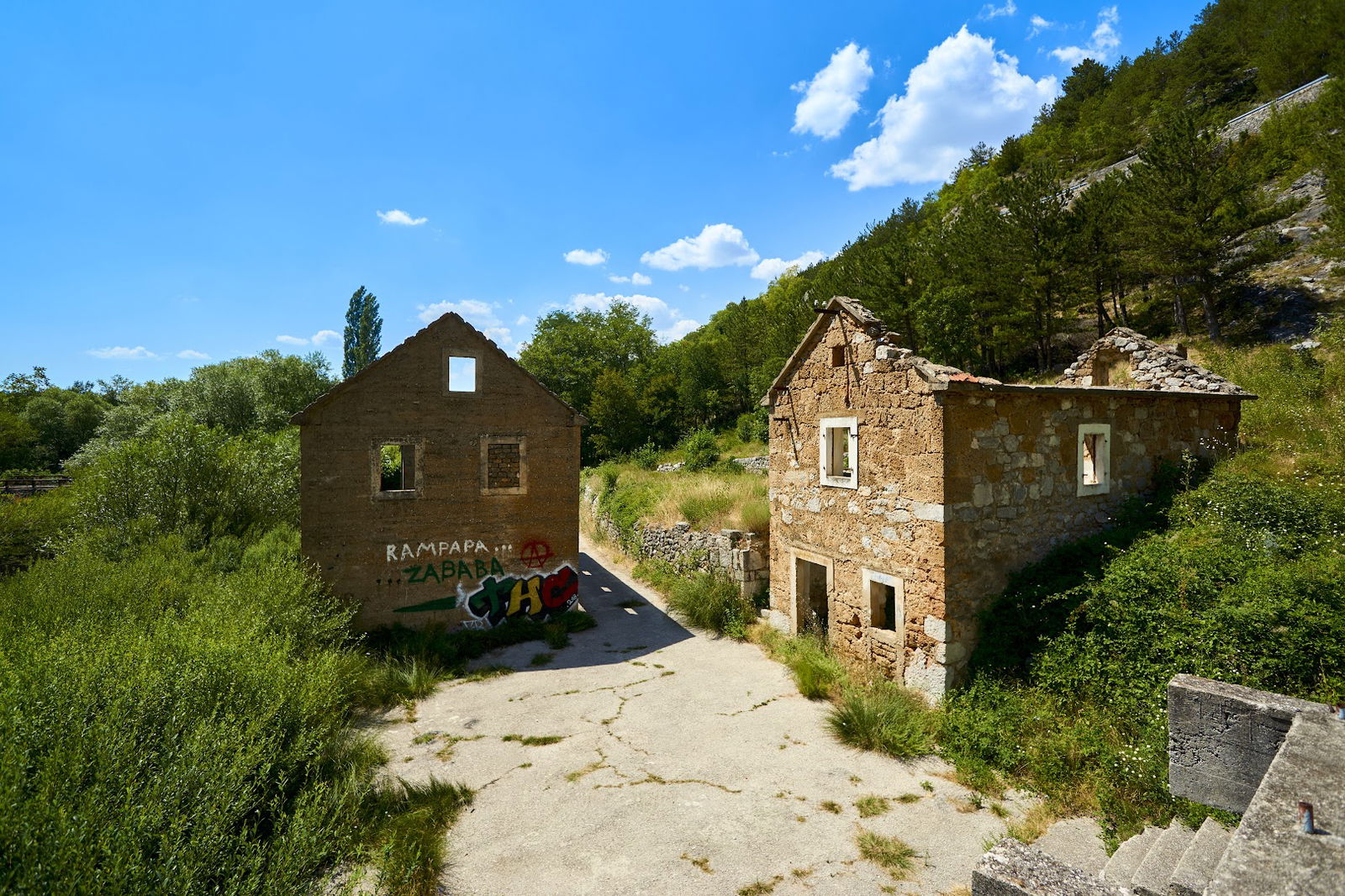 Altes Wasserkraftwerk Ruine