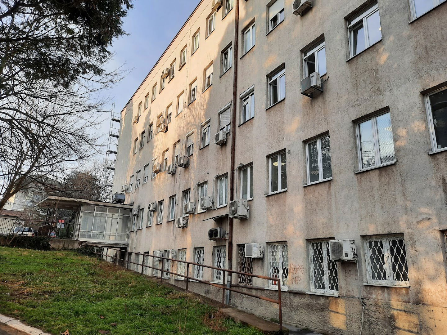 Klinika za uvo nos i grlo KBC "Zvezdara"