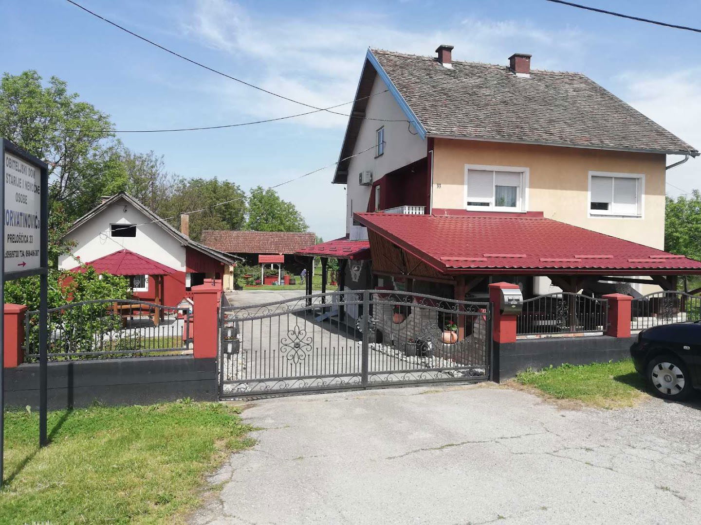 Obiteljski dom HORVATINOVIC