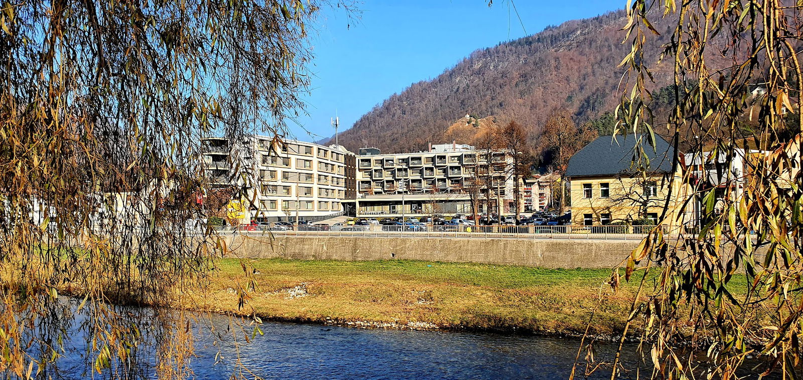 Dom upokojencev Idrija, oskrba in varstvo starostnikov, d.o.o.