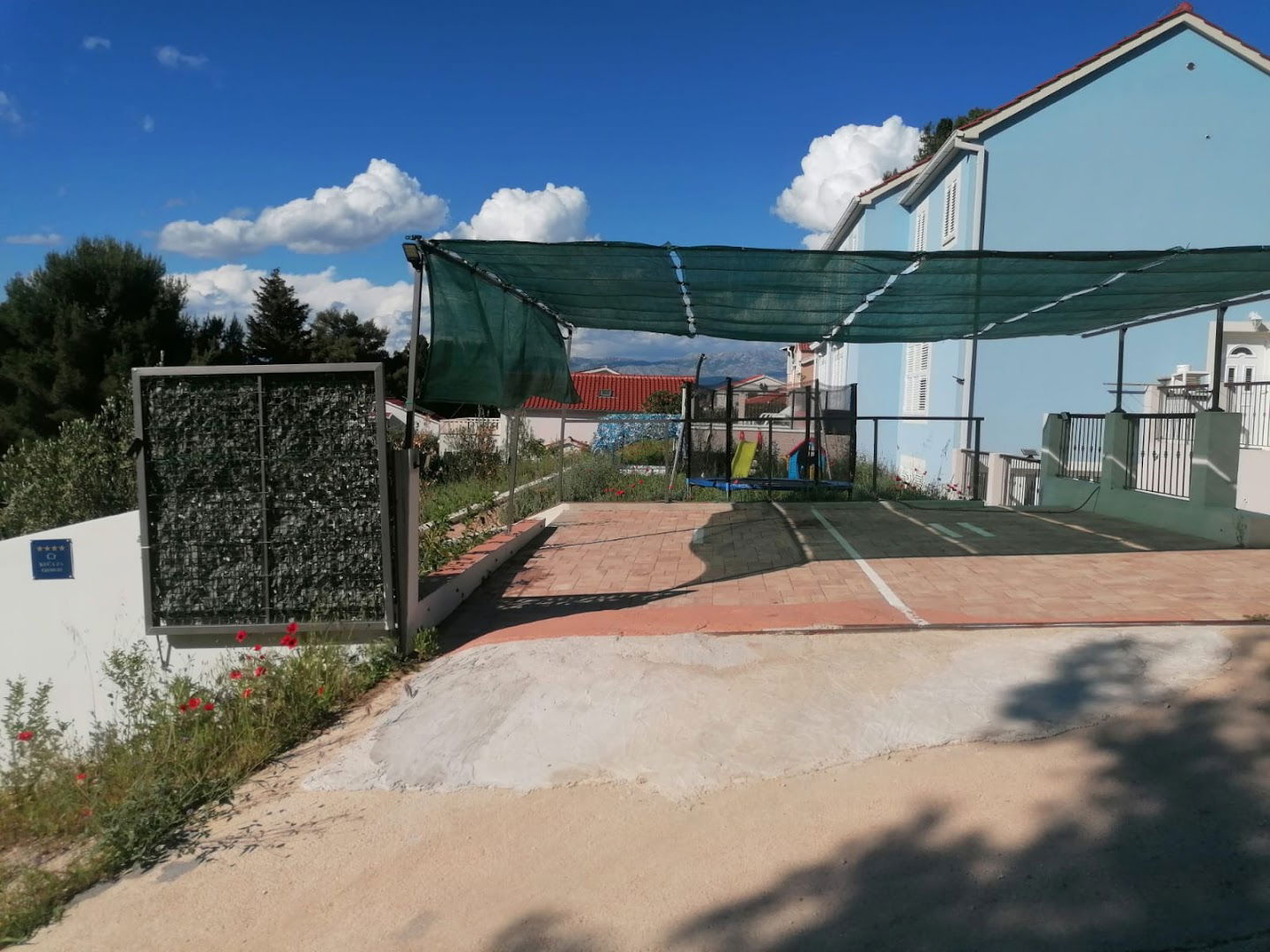 Ul. Majakovac 36, 21400, Sutivan