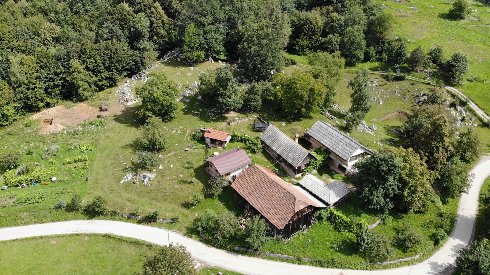 Ranch Organic garden near Kolpa river (apartment)