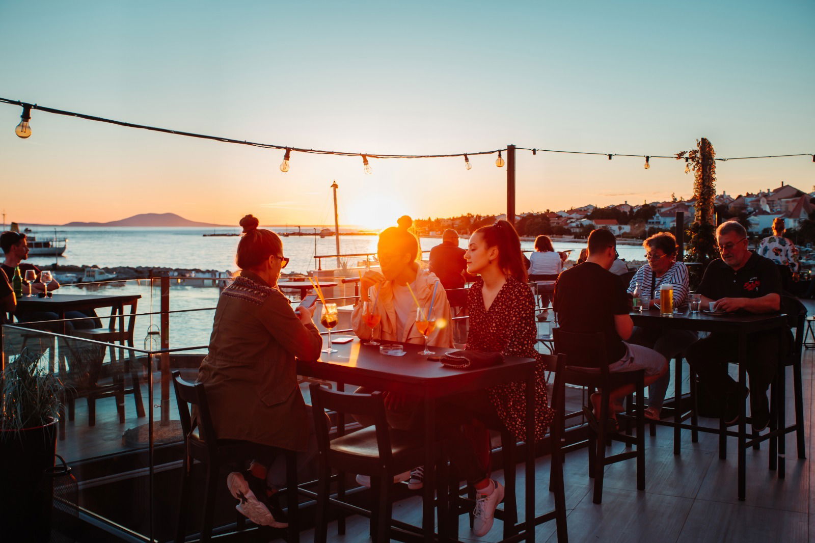 Theatro Novalja Center - Restaurant & Bar