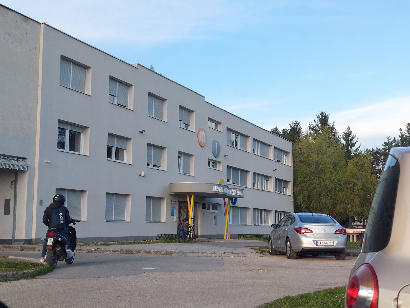 Mixed industrial - trade school