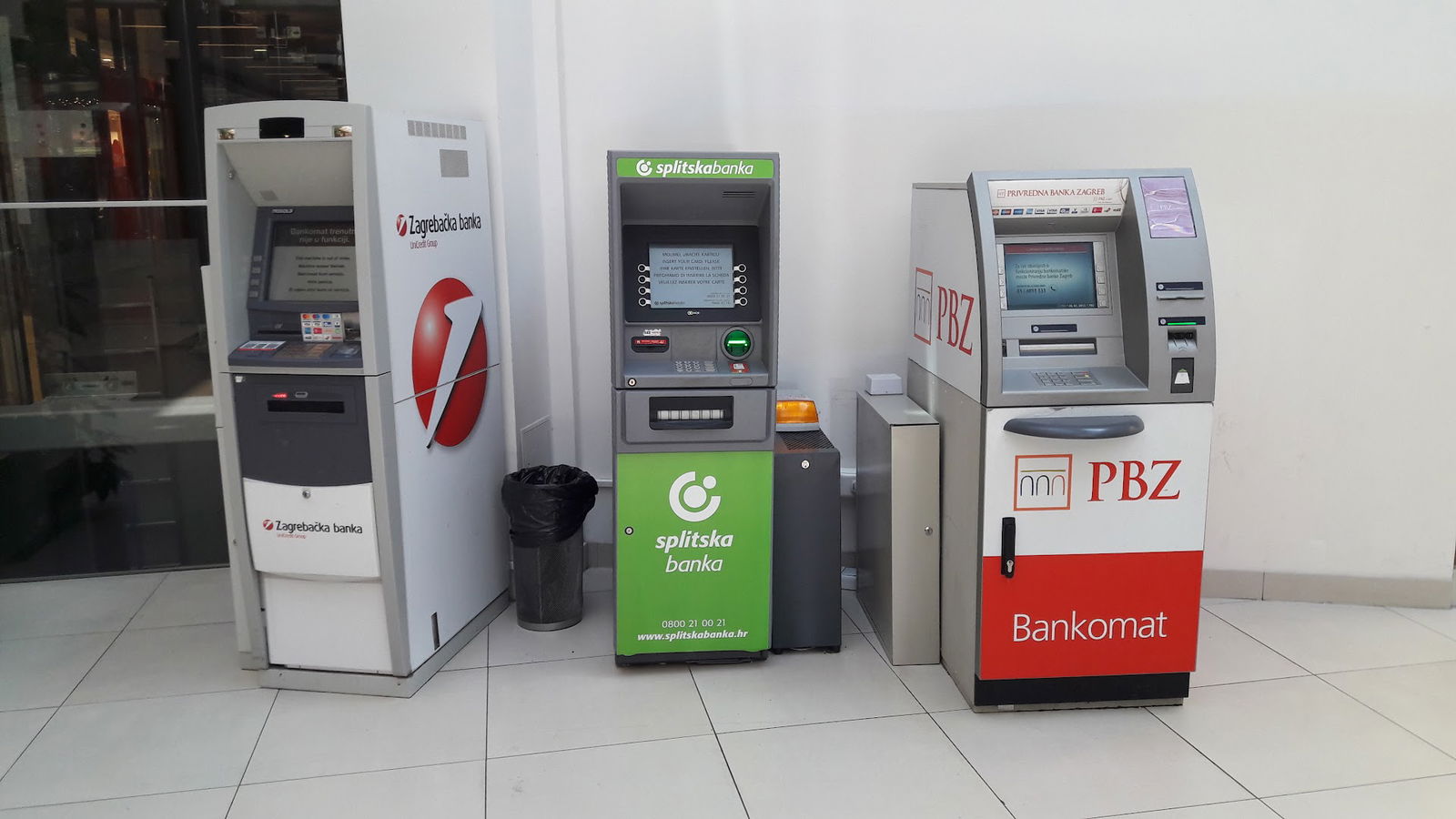 Zagrebačka banka bankomat