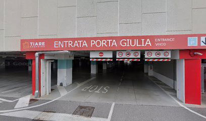 Profumerie Douglas Spa