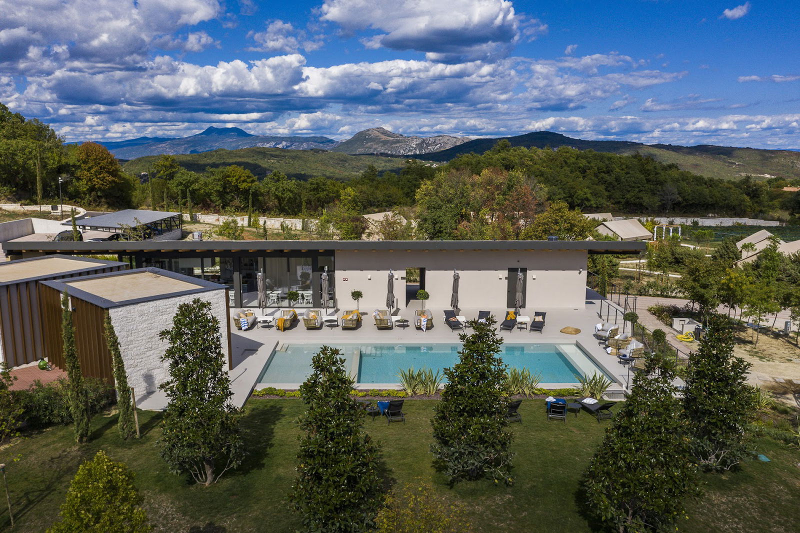 Floria Glamping Garden