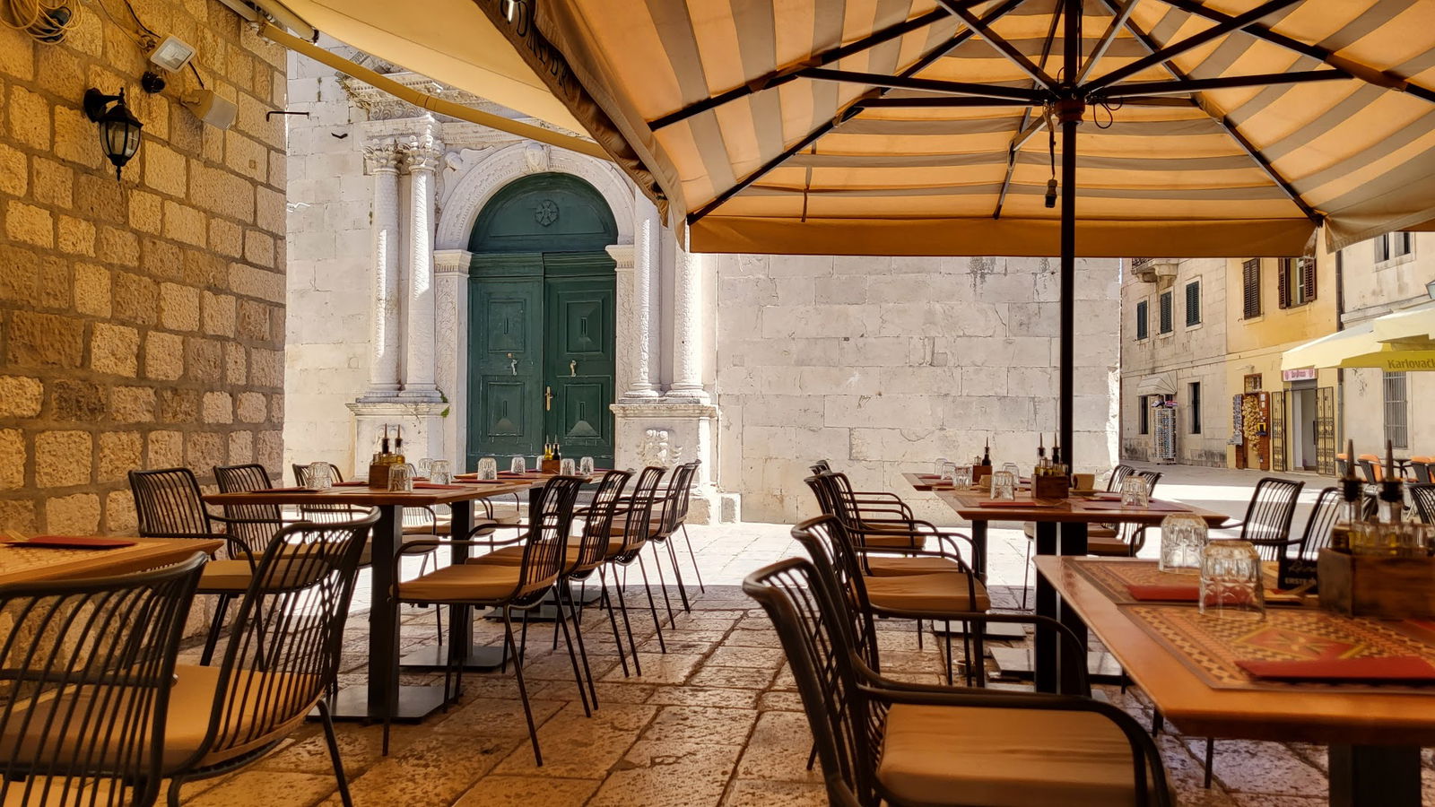 Cocopazzo Wine and Dine Bar