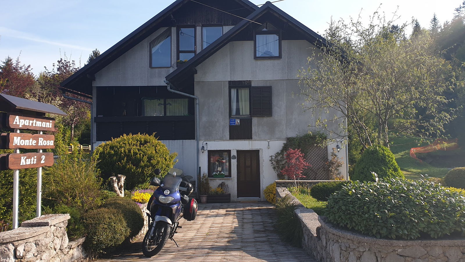 Monte Rosa Apartments