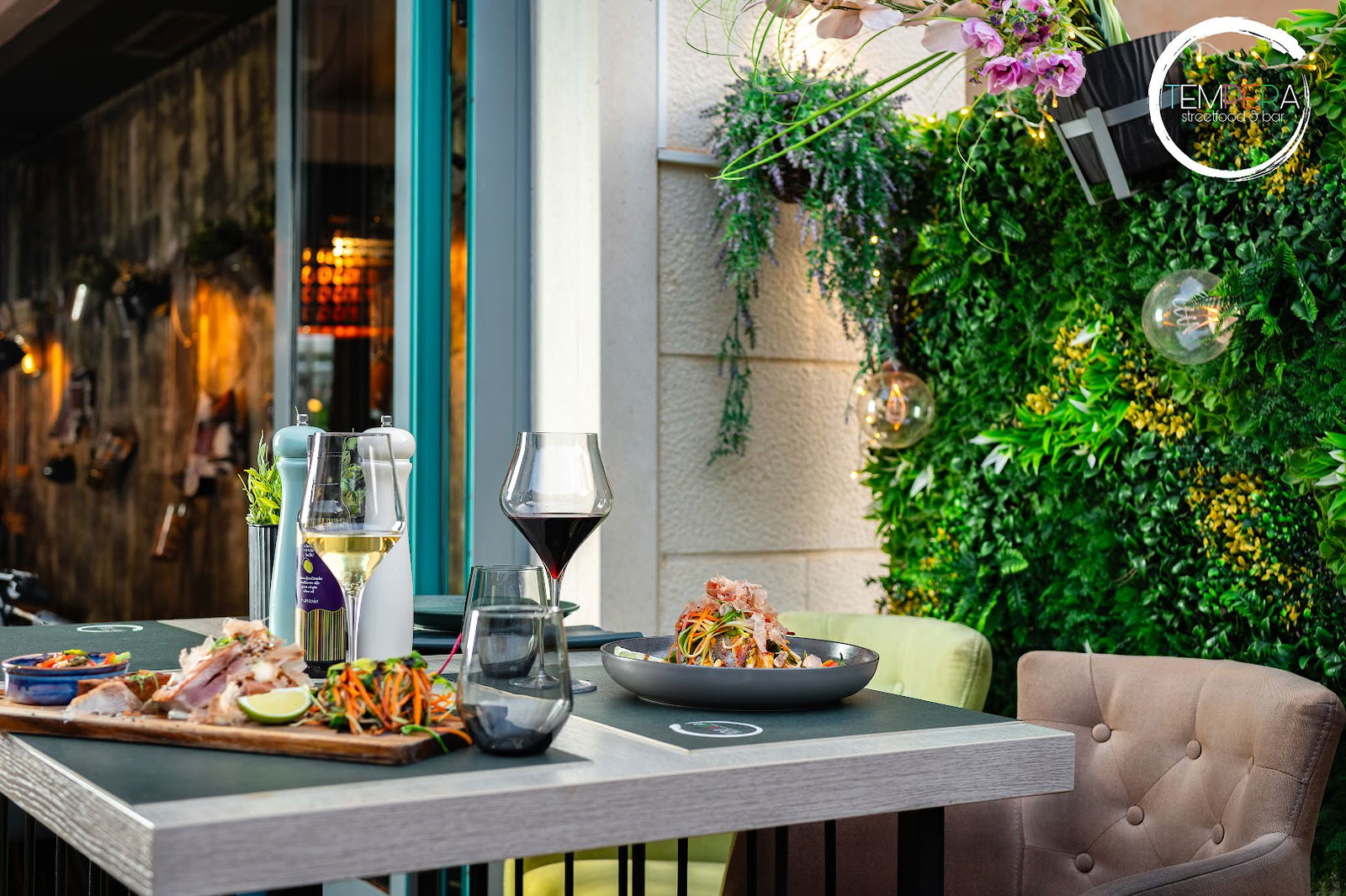 Tempera Streetfood & Bar