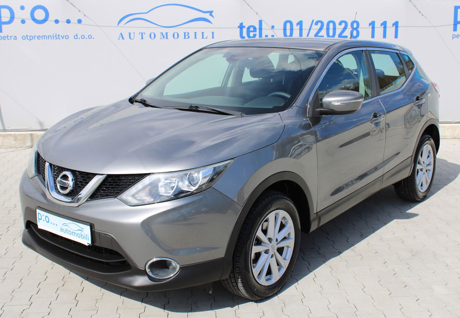 Auto salon PO AUTOMOBILI / PETRA OTPREMNIŠTVO d.o.o.