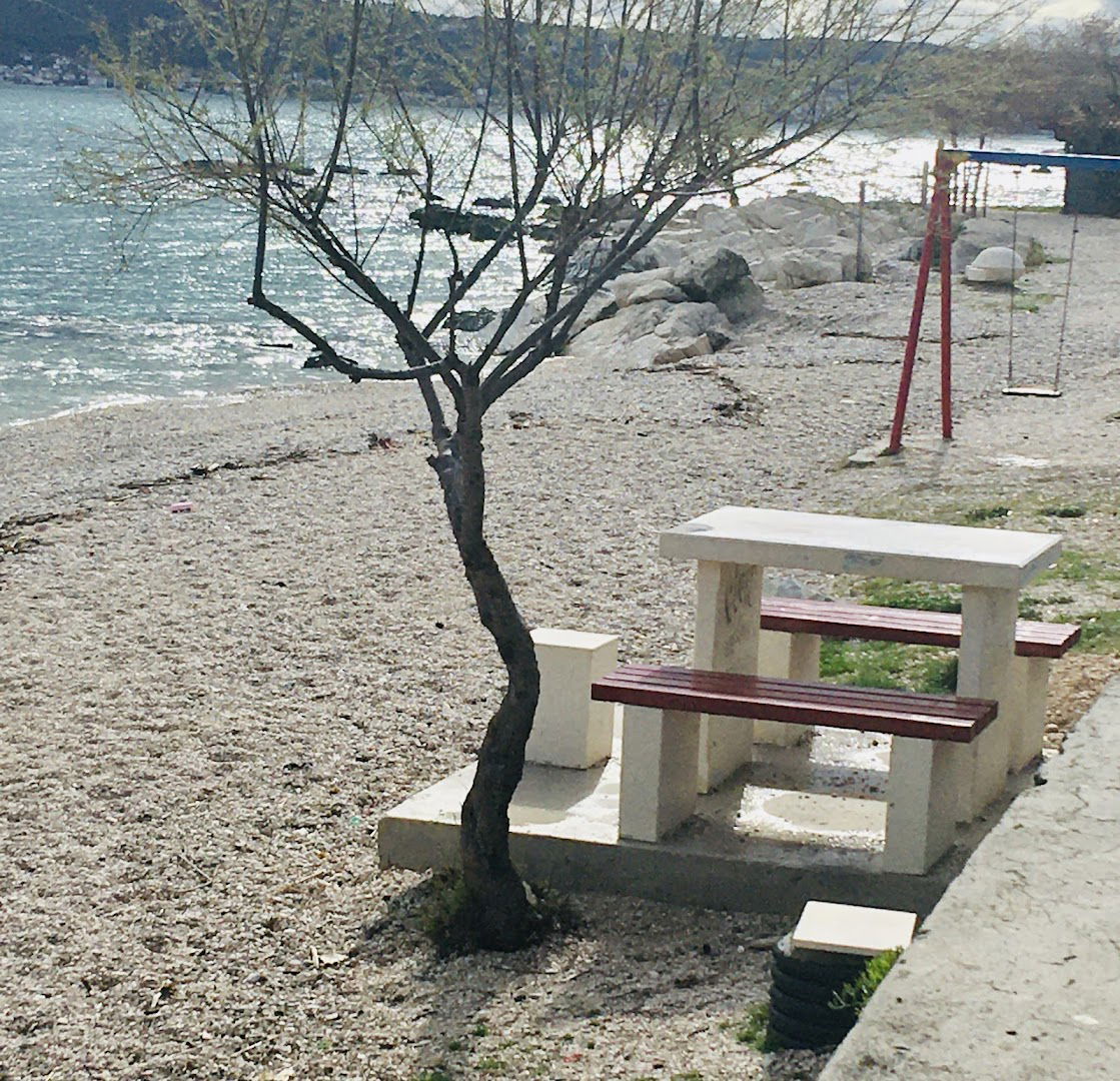 Stol za igre … šah / karte