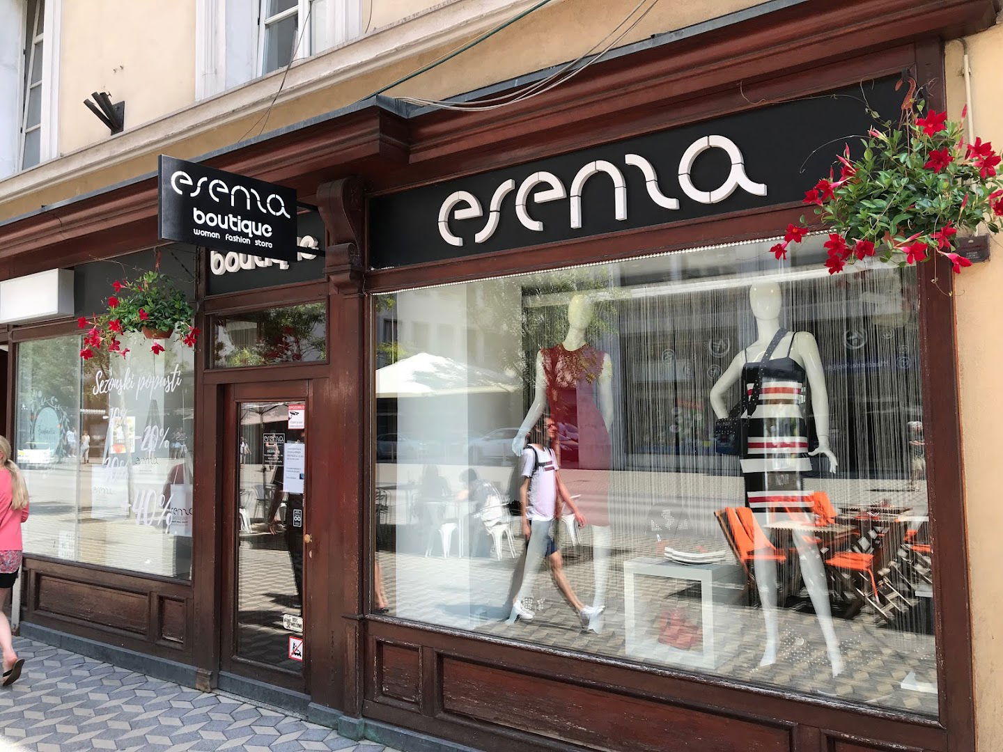 Esenza Boutique