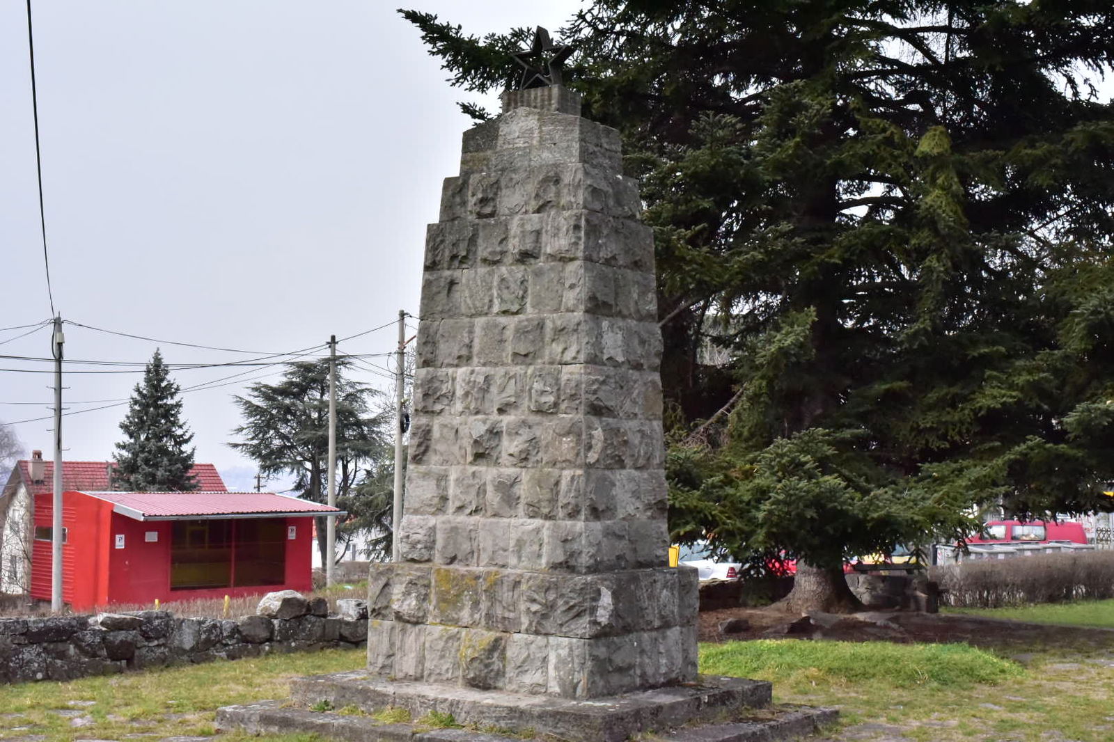 Spomenik palim borcima