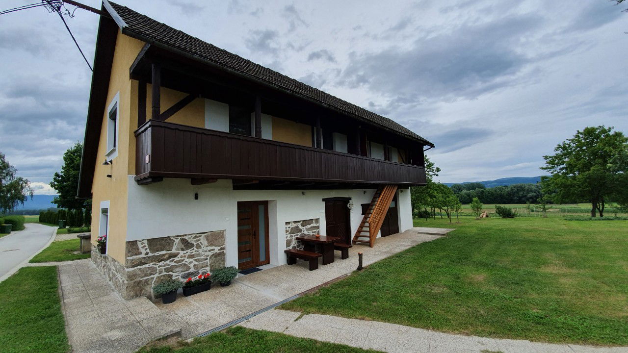 Kolpa river Apartment "Merry's house"