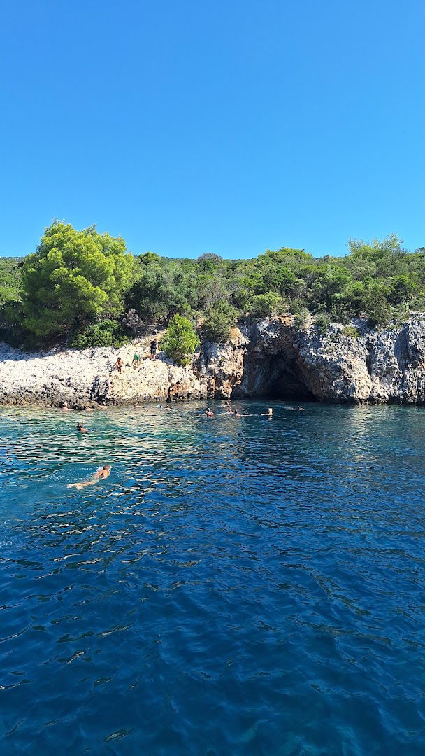 Grotta Marina