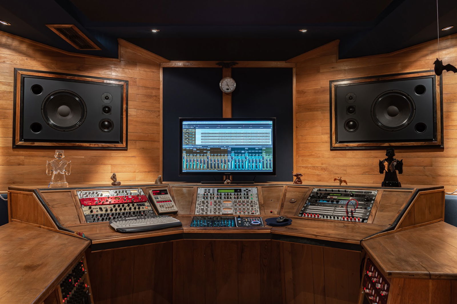 ŠVIGI - TONSKI STUDIO ŠIŠMIŠ