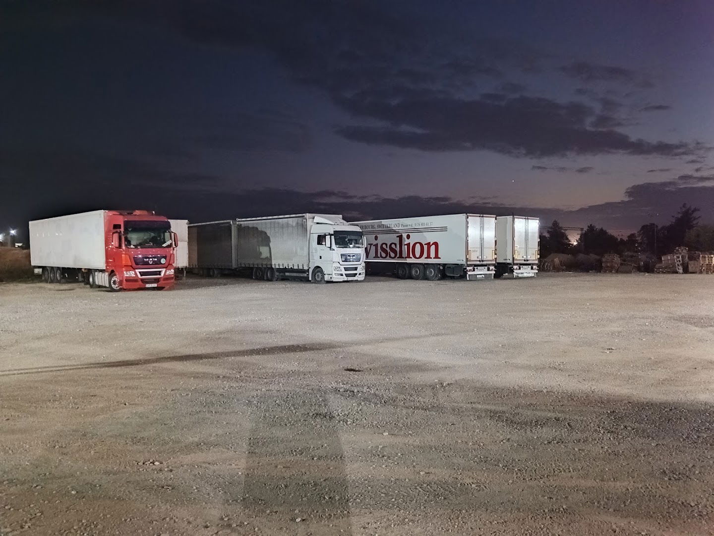 TruckParkingCenter - otkup paleta, parking, perionica, vulkanizer i restoran