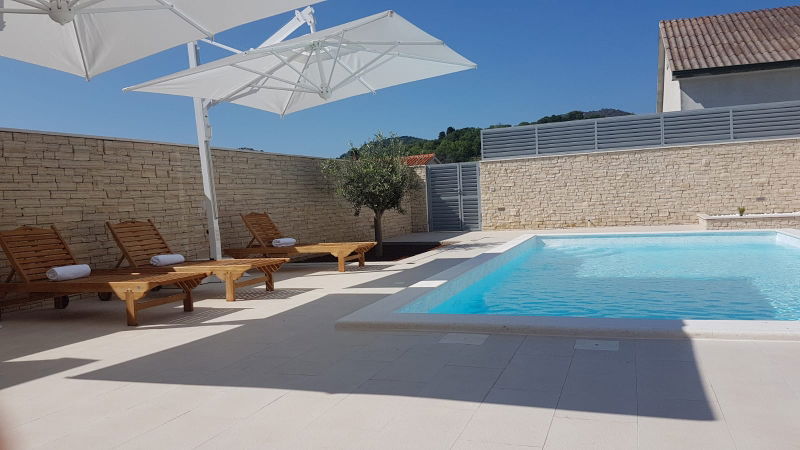 Apartments Azaleja & Kala