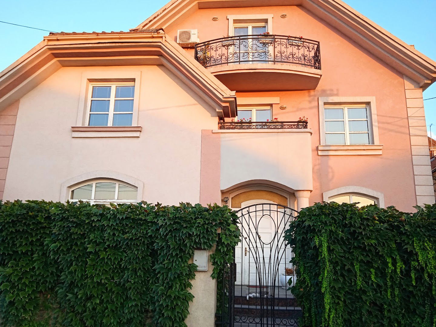 Dom za stare "Medak LUX"