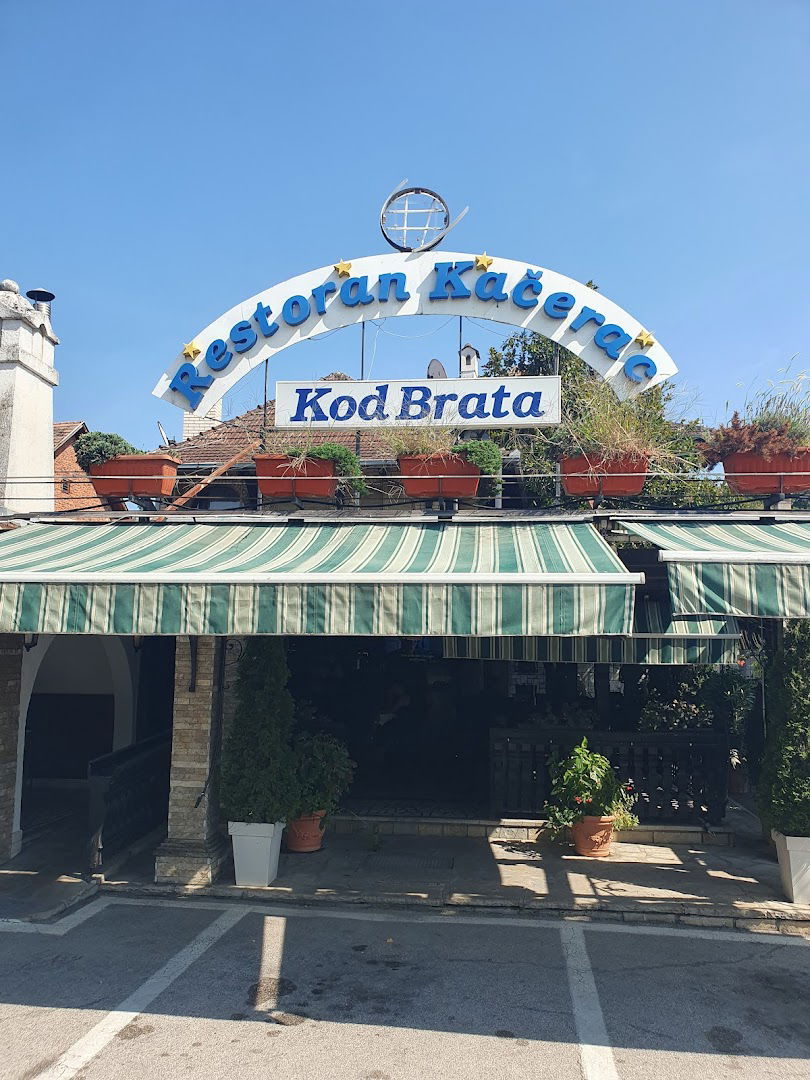 Restoran sa prenoćištem kod brata kačerac