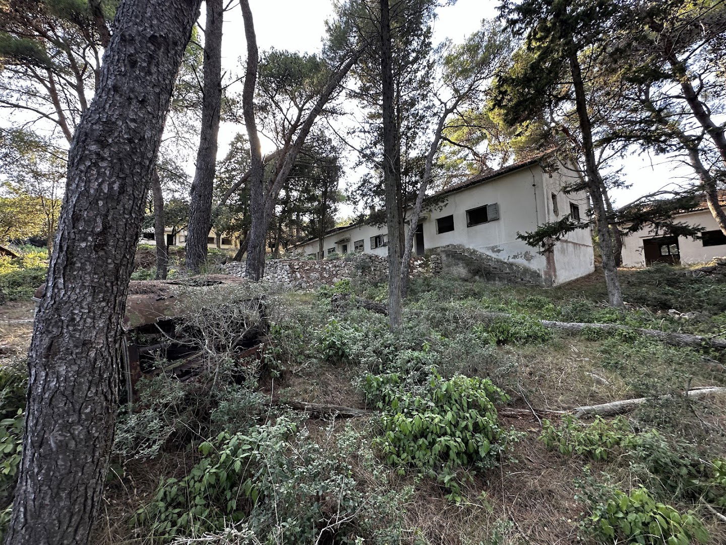 Ex JNA vojarna Bonaster-Molat