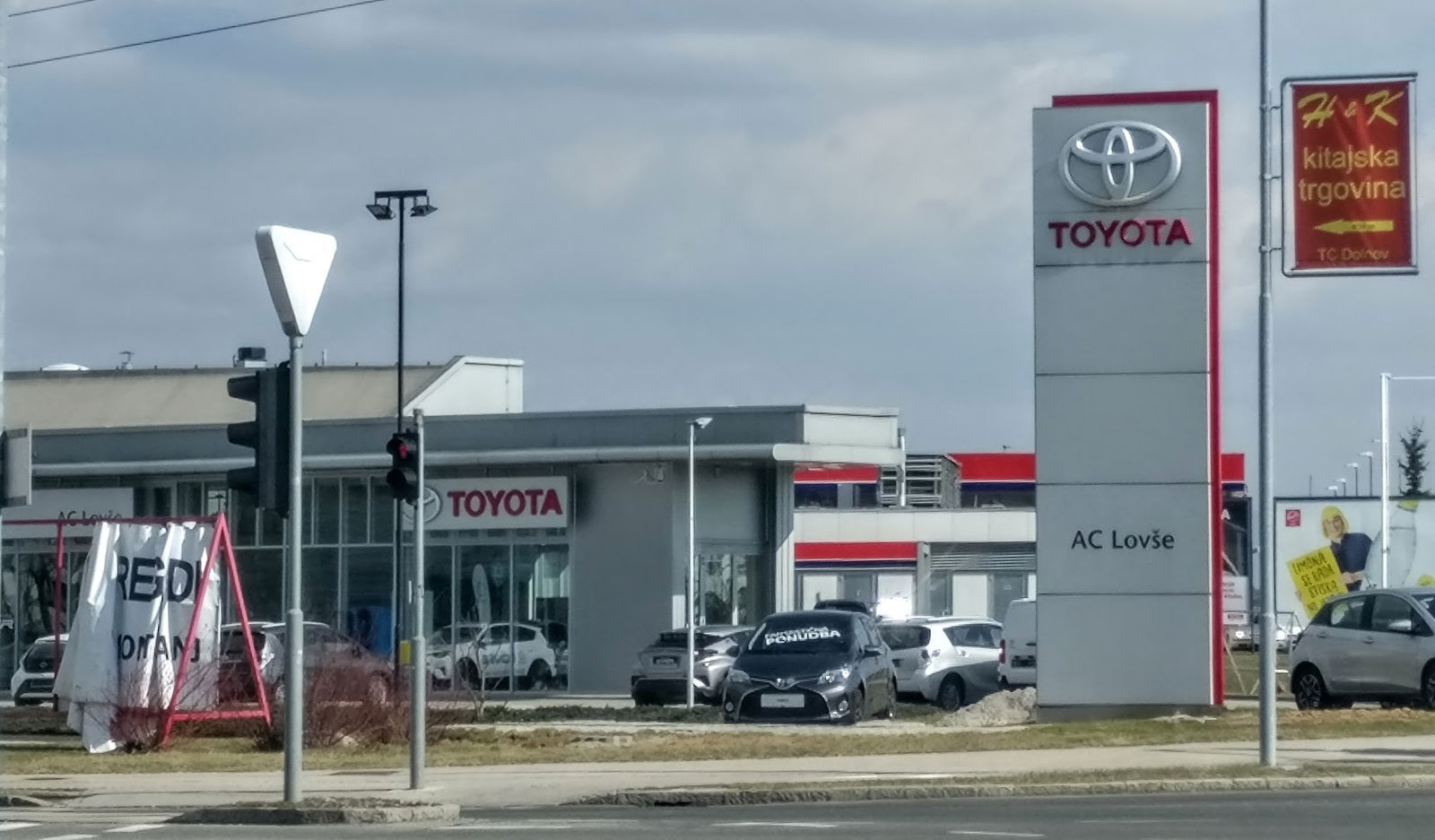 Avto Center Lovše, Kranj, Prodaja In Servis vozil TOYOTA