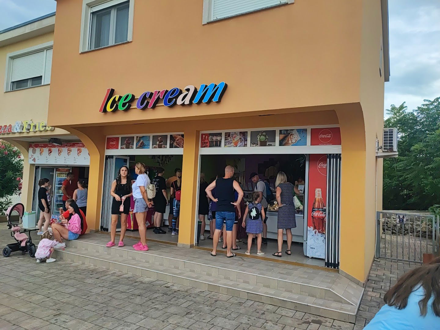 Premis Ice Cream & Sweets