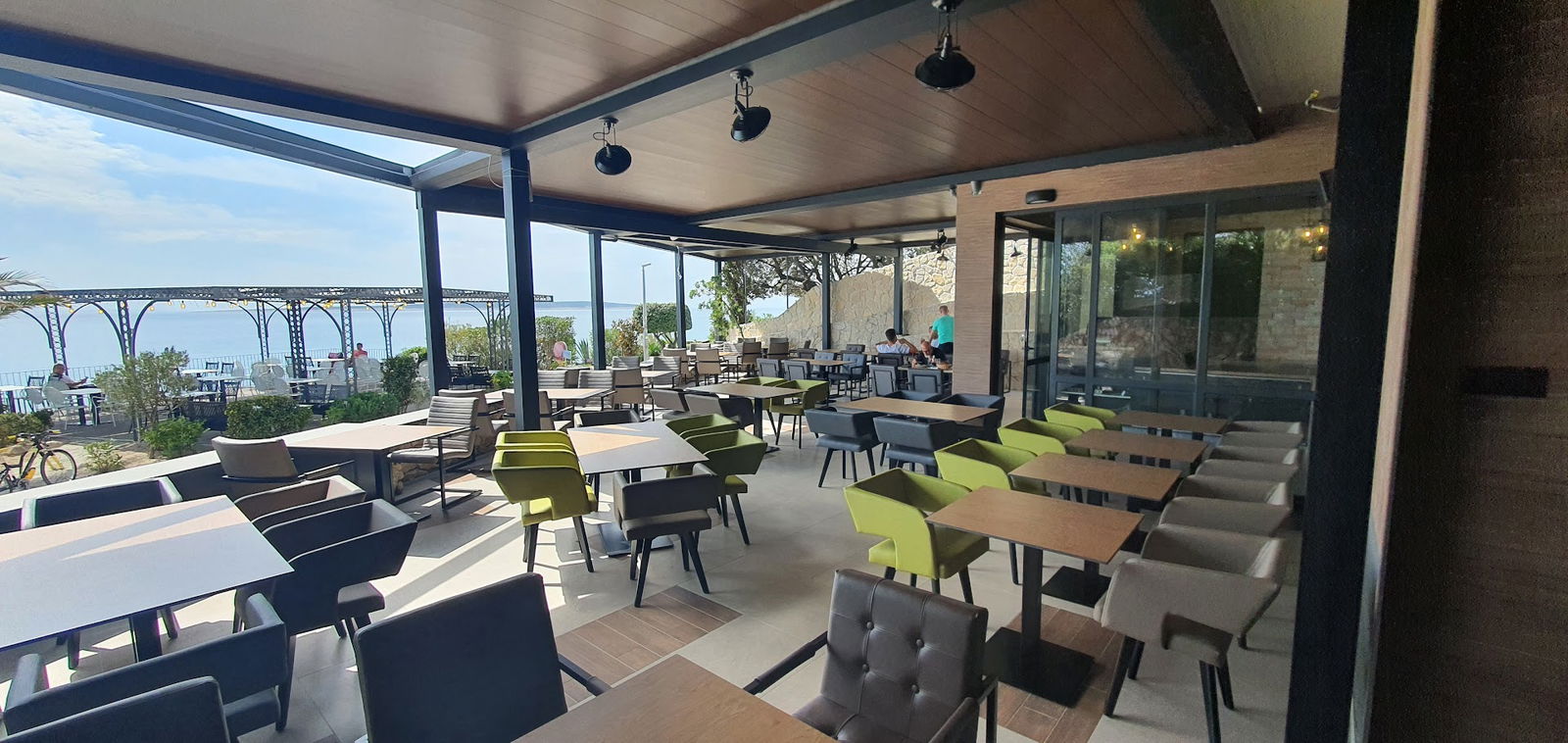 Summer Caffe & Restaurant