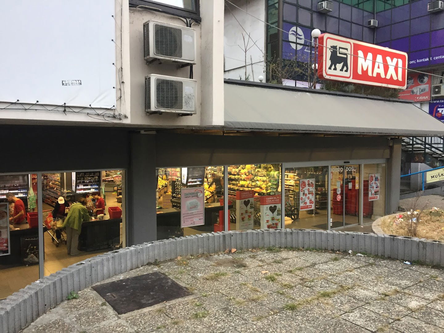 Maxi 169 - Stari Merkator (Novi Beograd)