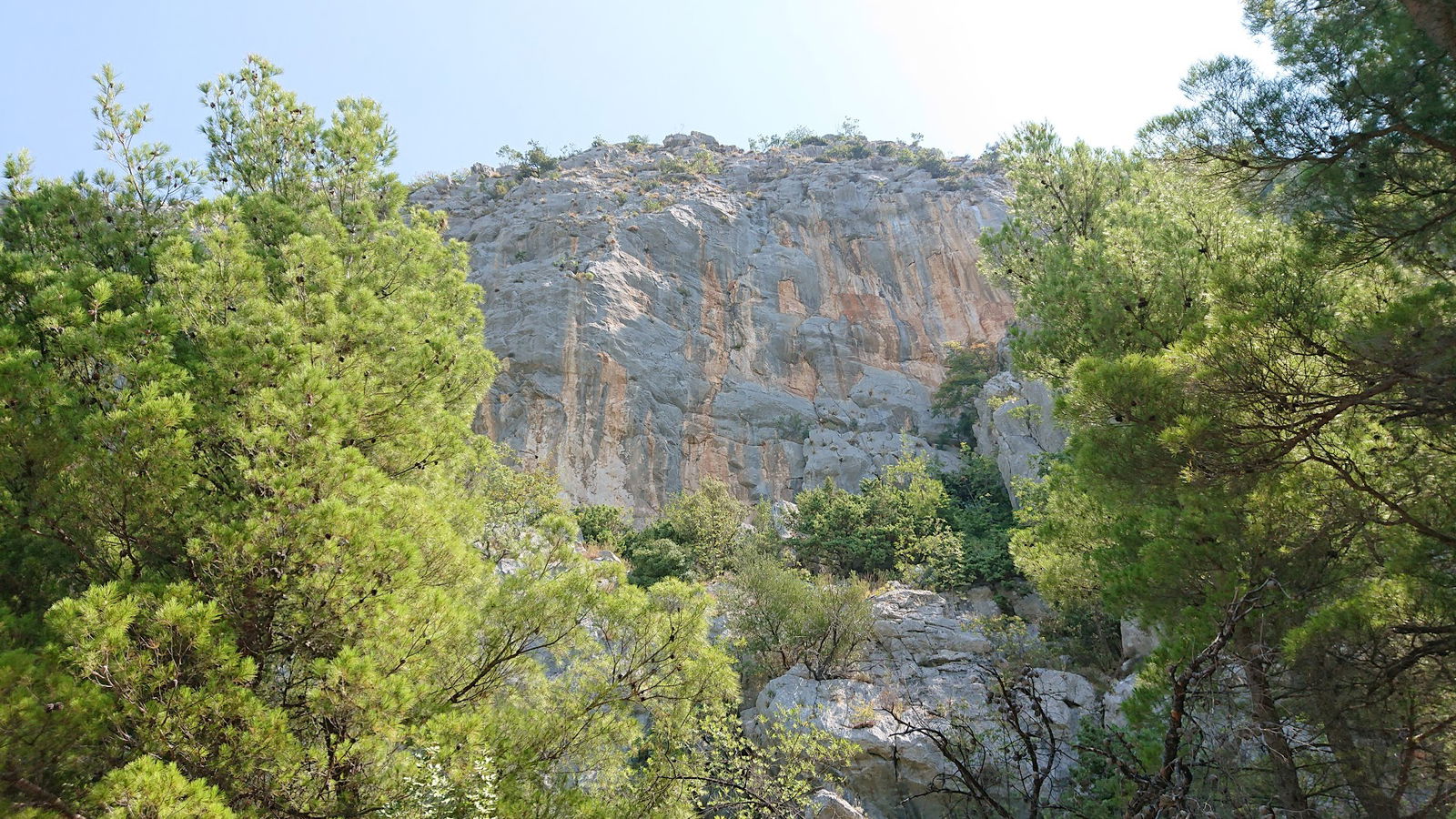 Rock climbing venue "Glavno da se klajmba"