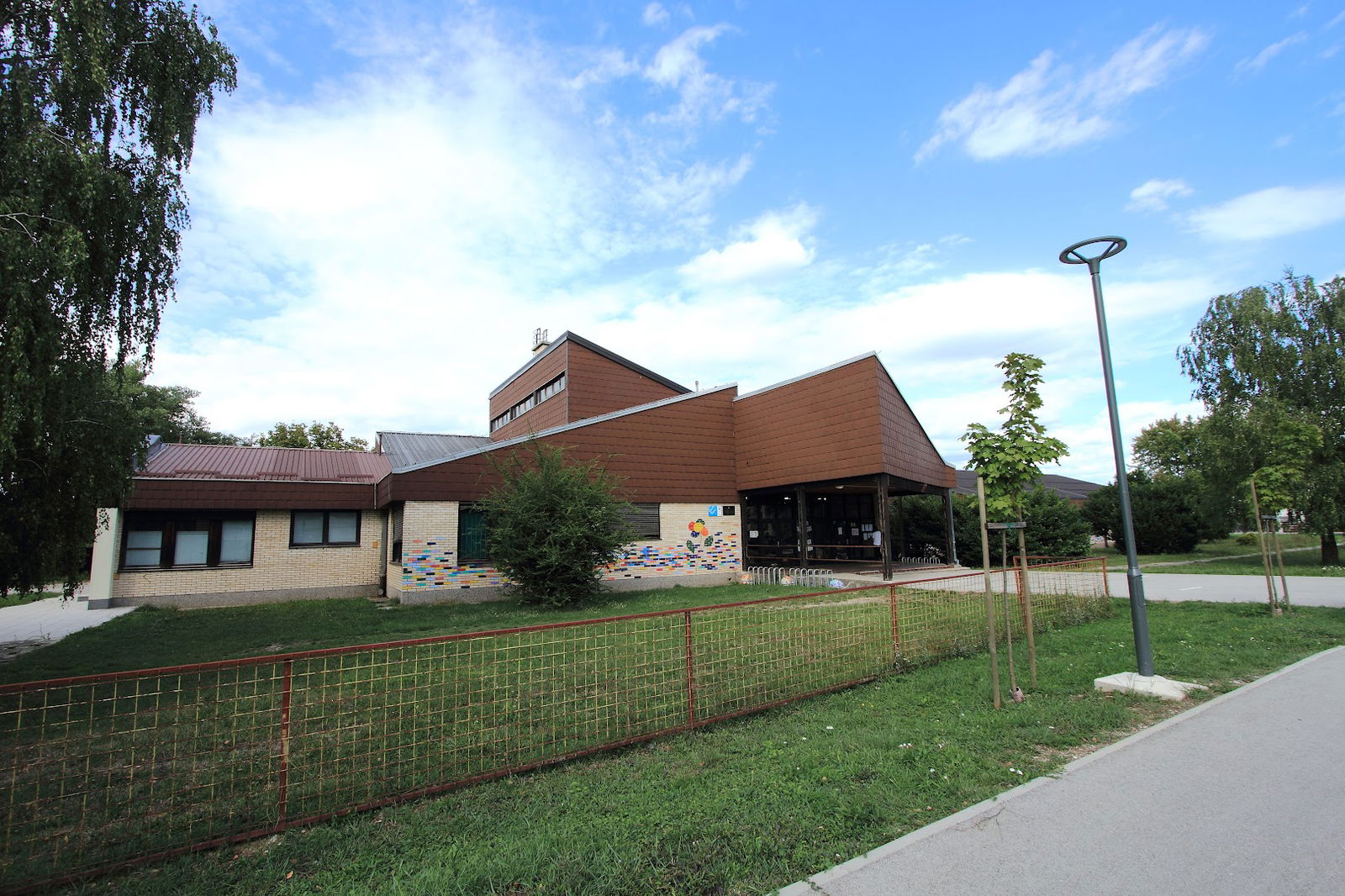 Oš Sveta Nedelja, Područna škola Strmec