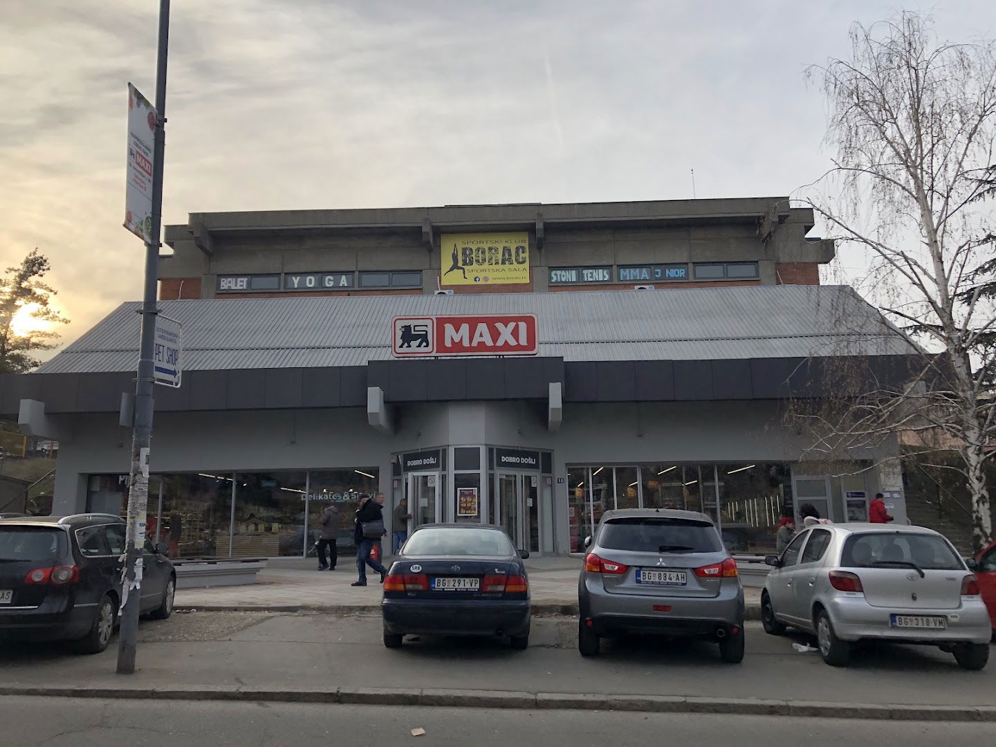 Maxi - Salvadora Aljendea 18 (Beograd)