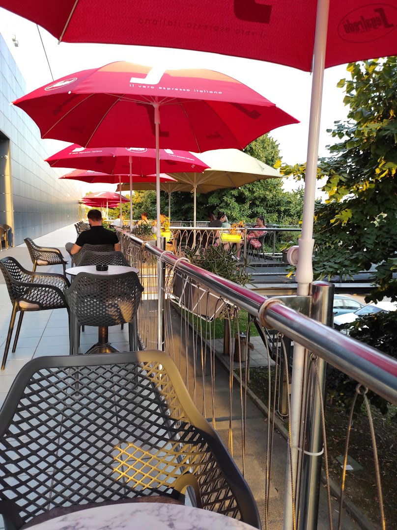 Caffe Lounge "Academia"