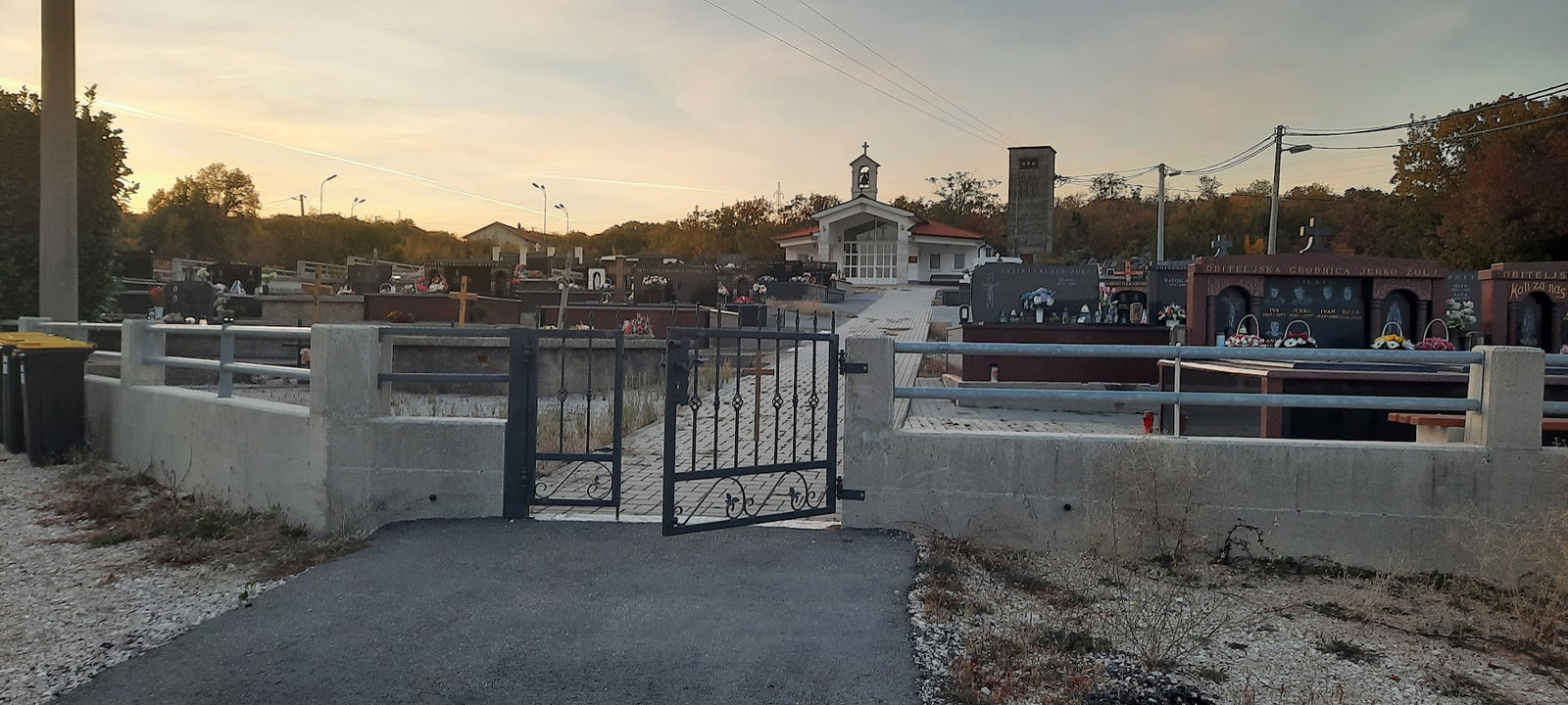 Groblje Police i mrtvačnica