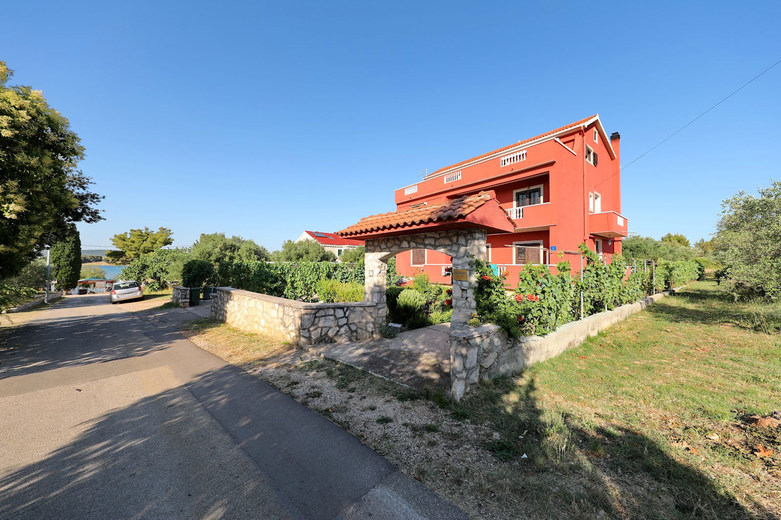 VILLA GALEB - APARTMANI BAČIĆ