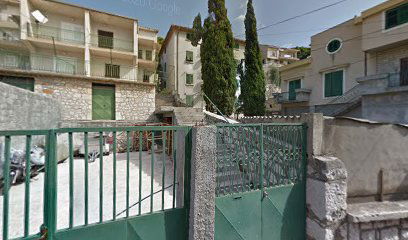 Prelijep Kondominij u Blizini Atrakcija