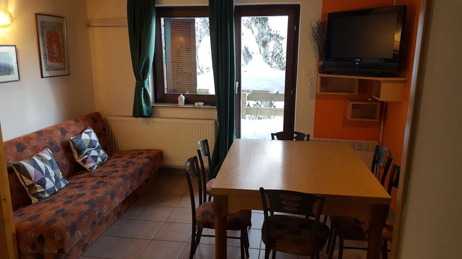 APARTMA JEREBIKA 11, MATJAŽ MERHAR - SOBODAJALEC