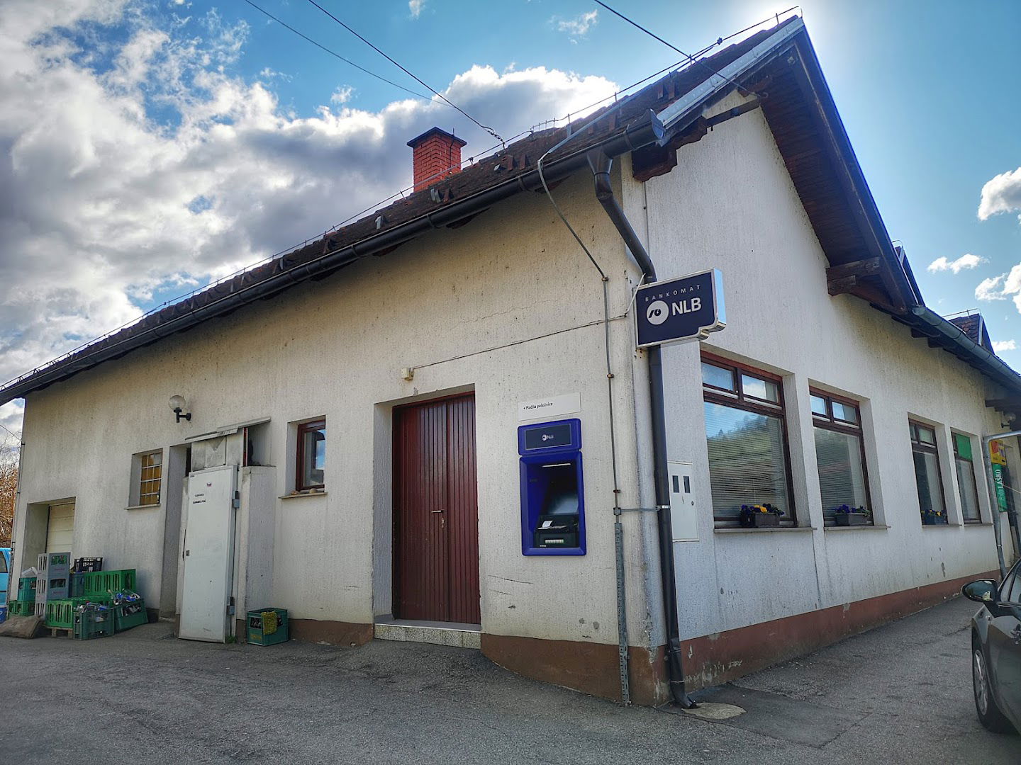 Bankomat NLB