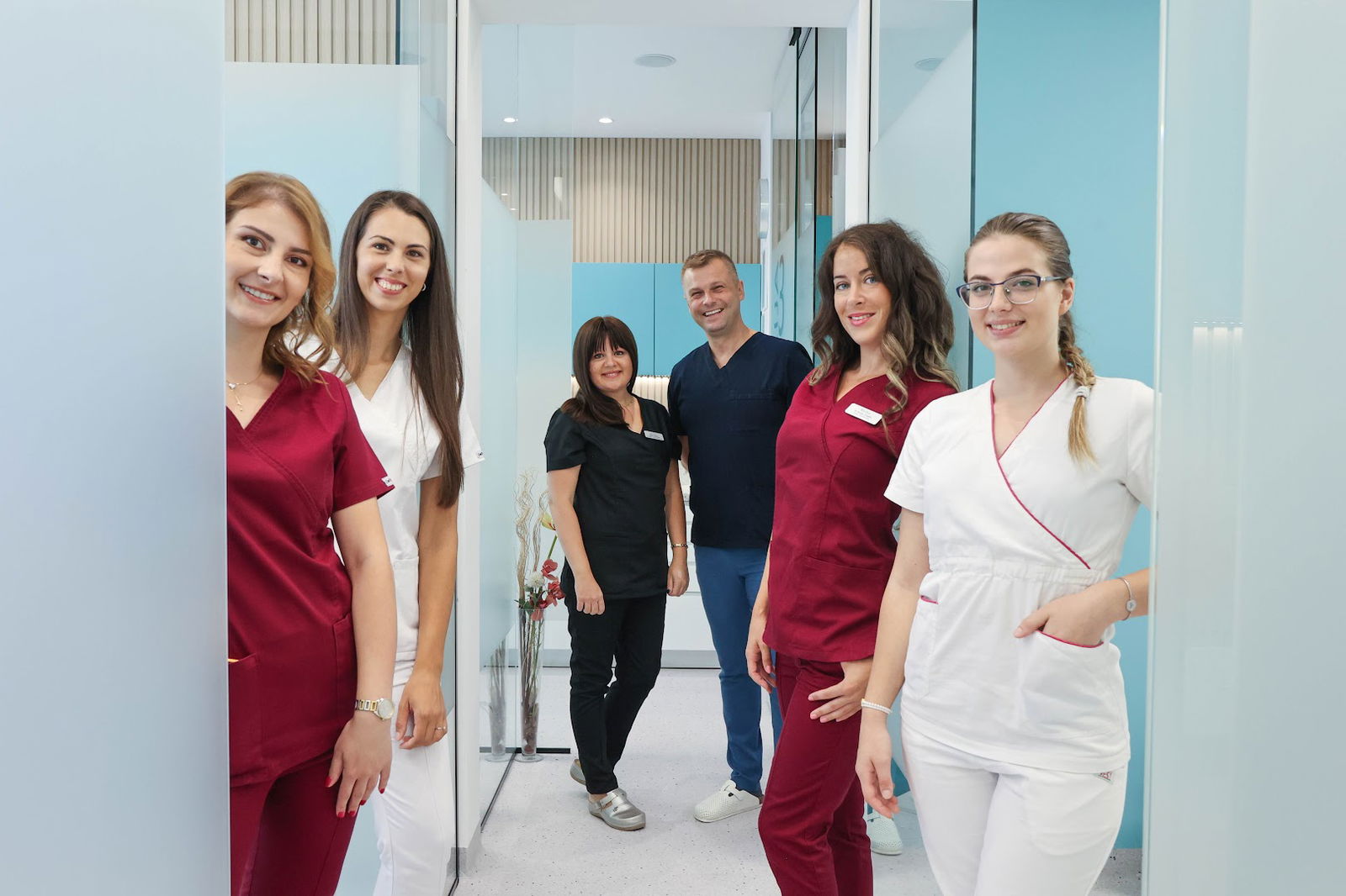 Specijalistička ordinacija dentalne medicine iz oblasti stomatološke protetike Alta Dent