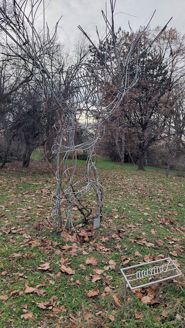 Dafne (spomenik obeležje Momi Kaporu)