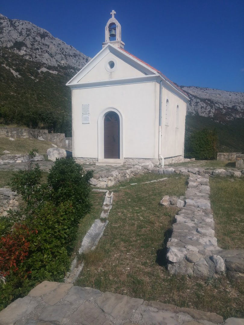 Sv Kuzma i Damjan Gomilica-Pl dom Putalj - Central Dalmatia Croatia - Theme Trails