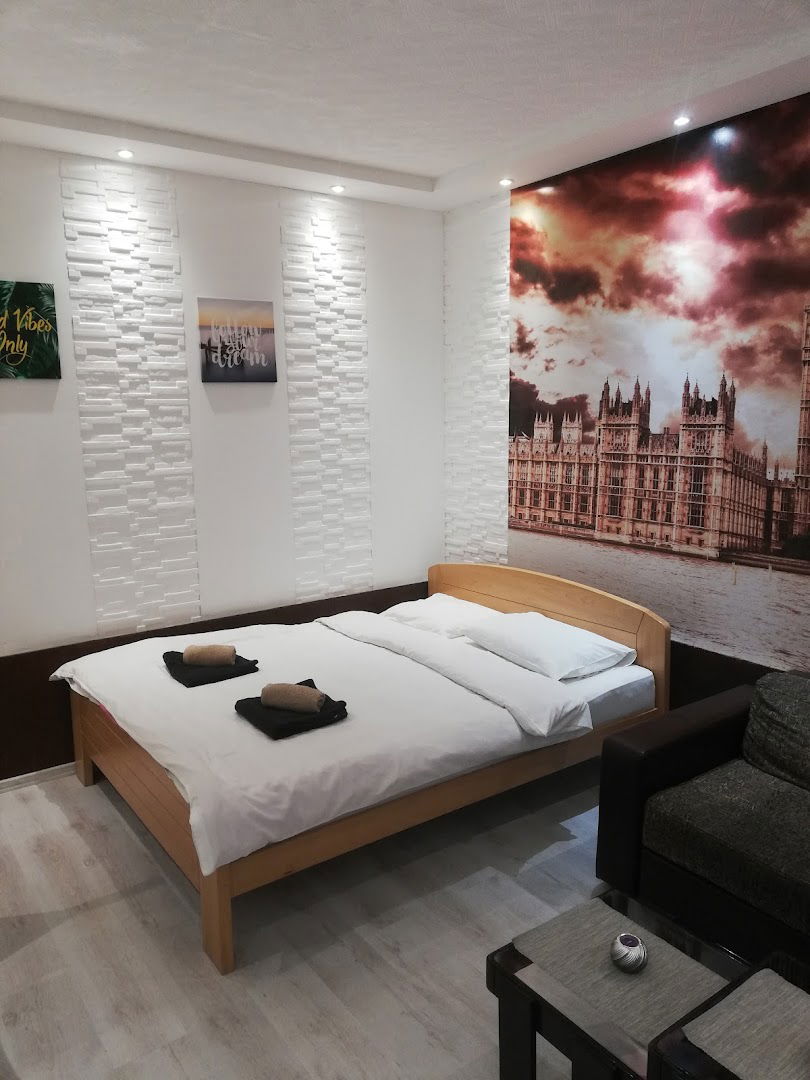 Apartment's Stefan Plus