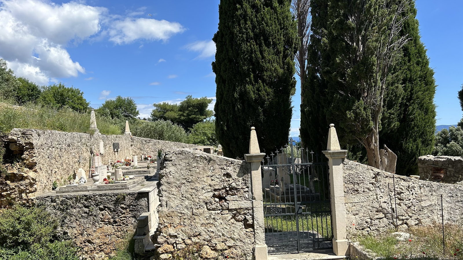 Nerežišća, Murvica cemetery