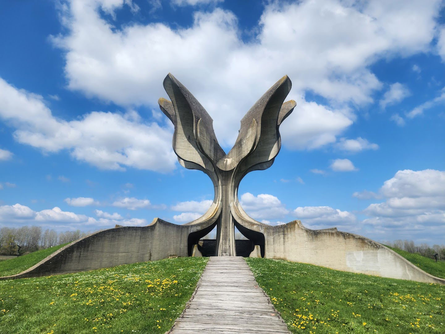 石花紀念碑模型