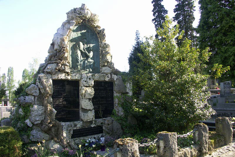 Monument to Victims of December 1918