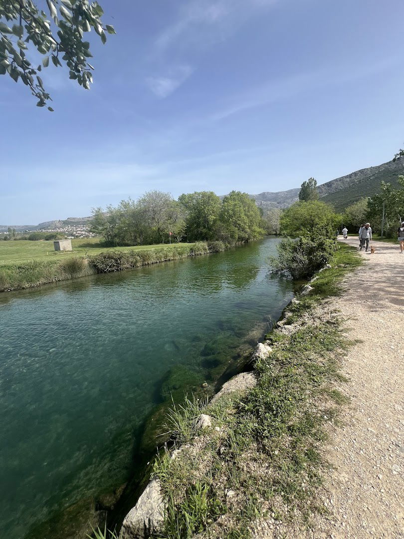 Šetnica uz rijeku Žrnovnicu