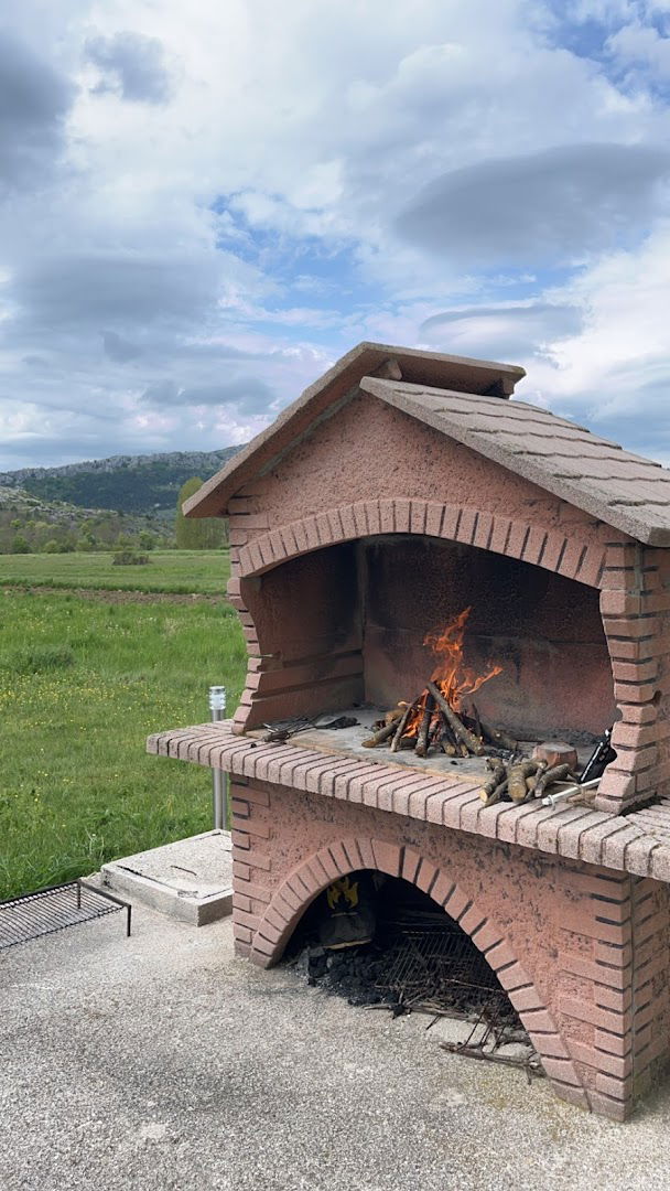 Tribistovo Holiday House