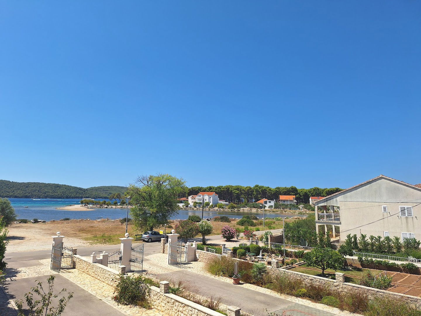 Americana Luxury Apartments