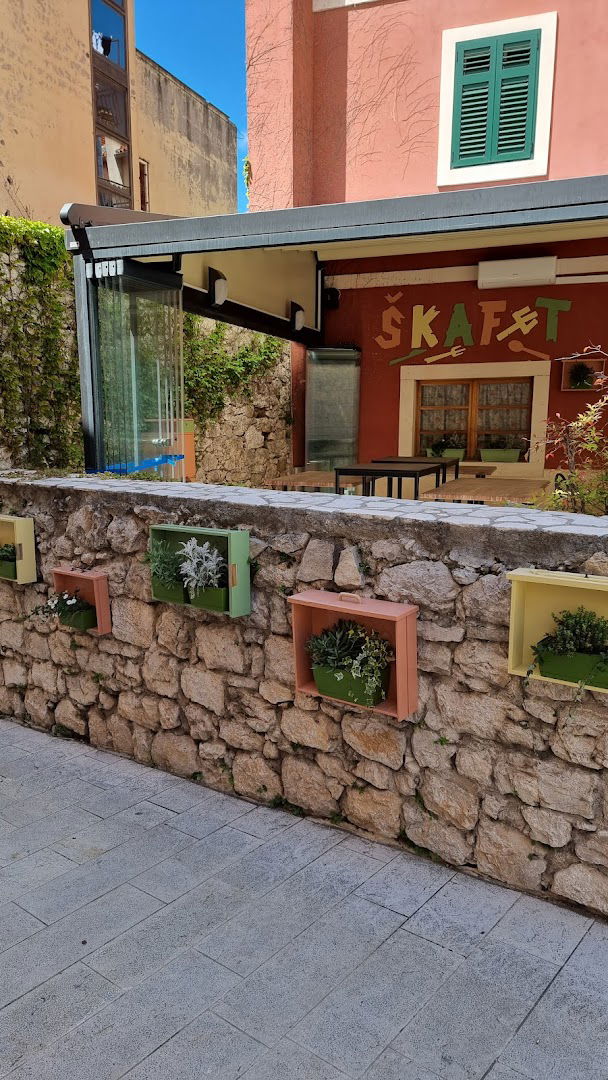 Restaurant & pizzeria Škafet